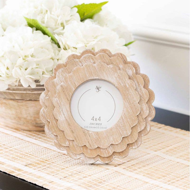 8x8 round scallop photo frame